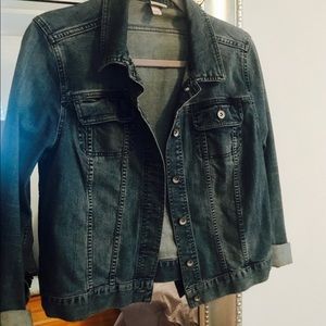 Jean jacket gently worn. Perfect fit over any top